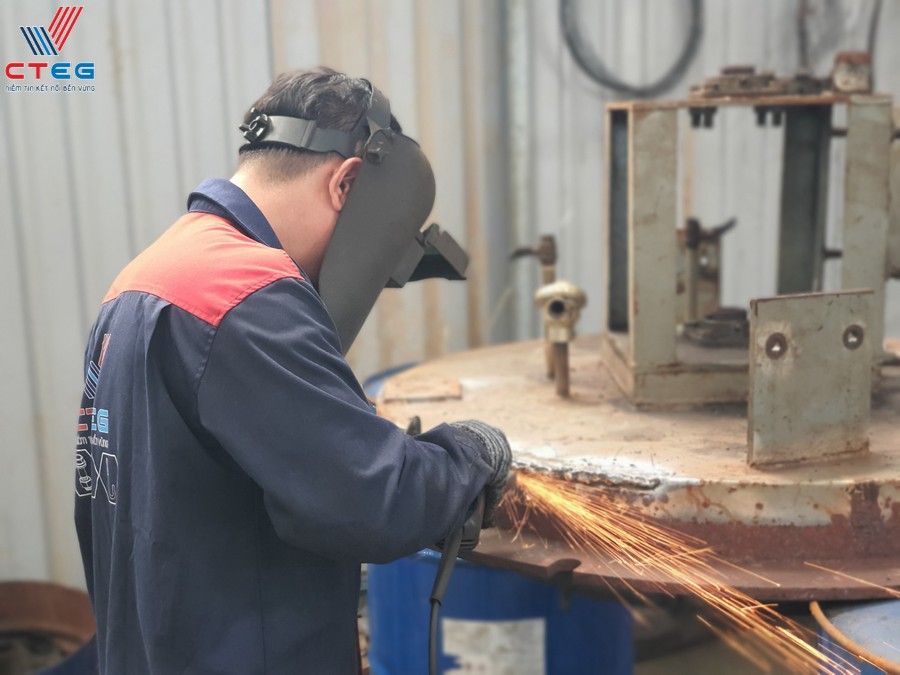 J-Type vs. L-Type Anchor Bolts: Identifying the Superior Choice for Your Project