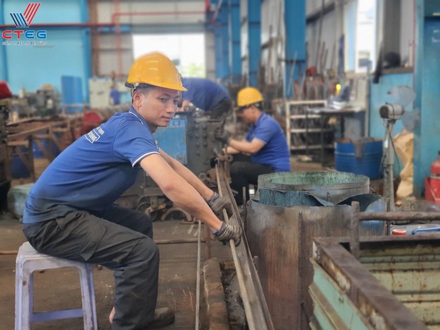 Introduction to J-Type Anchor Bolts in Modern Structural Foundations